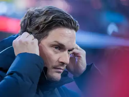 BVB-Trainer Edin Terzic freute sich über den Sieg seiner Mannschaft. - Foto: Rolf Vennenbernd/dpa
