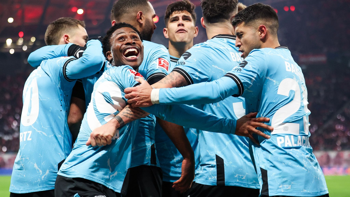 Das Team von Bayer Leverkusen gewann auch in Leipzig. - Foto: Jan Woitas/dpa