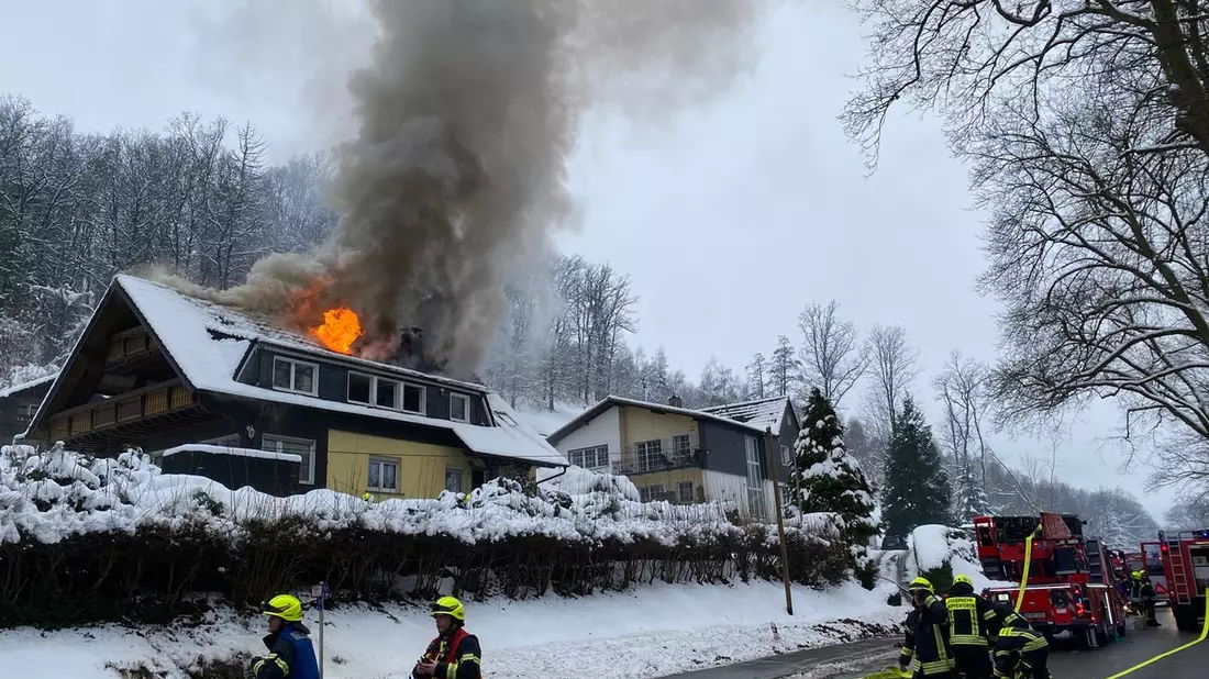 FW Wipperfürth: Dachstuhlbrand [B2G] - Bild: presseportal.de