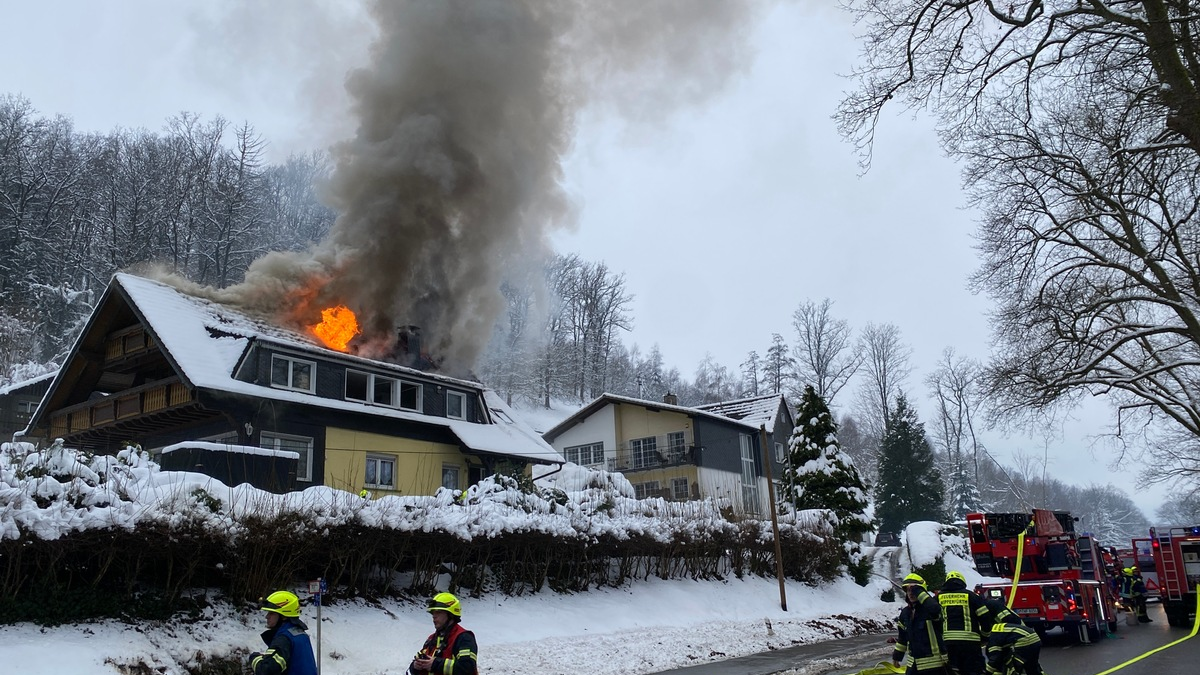 FW Wipperfürth: Dachstuhlbrand [B2G] - Foto: presseportal.de
