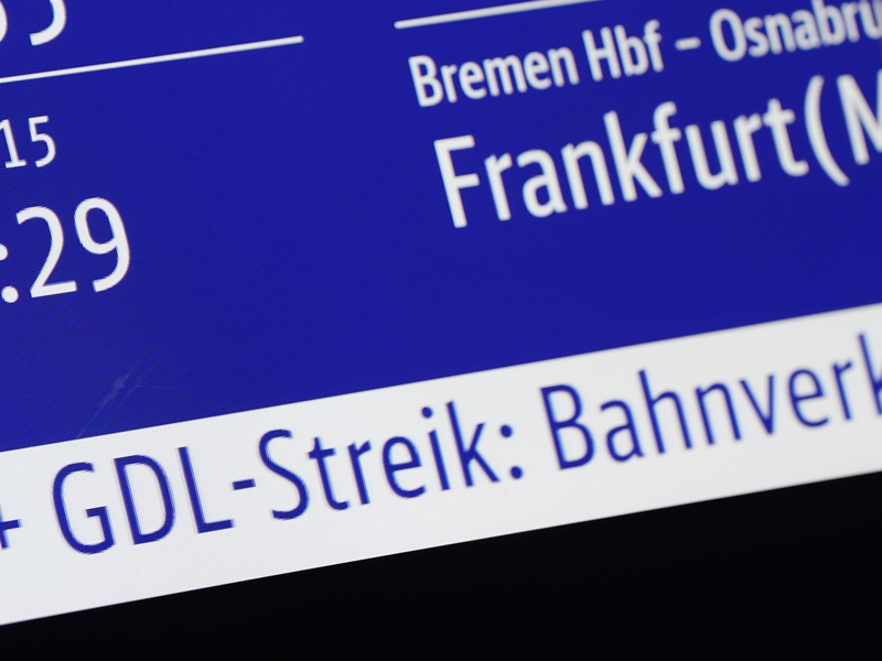 Die Lokführergewerkschaft GDL hat die Beschäftigten der Deutschen Bahn zum nächsten Streik aufgerufen. - Foto: Marcus Brandt/dpa