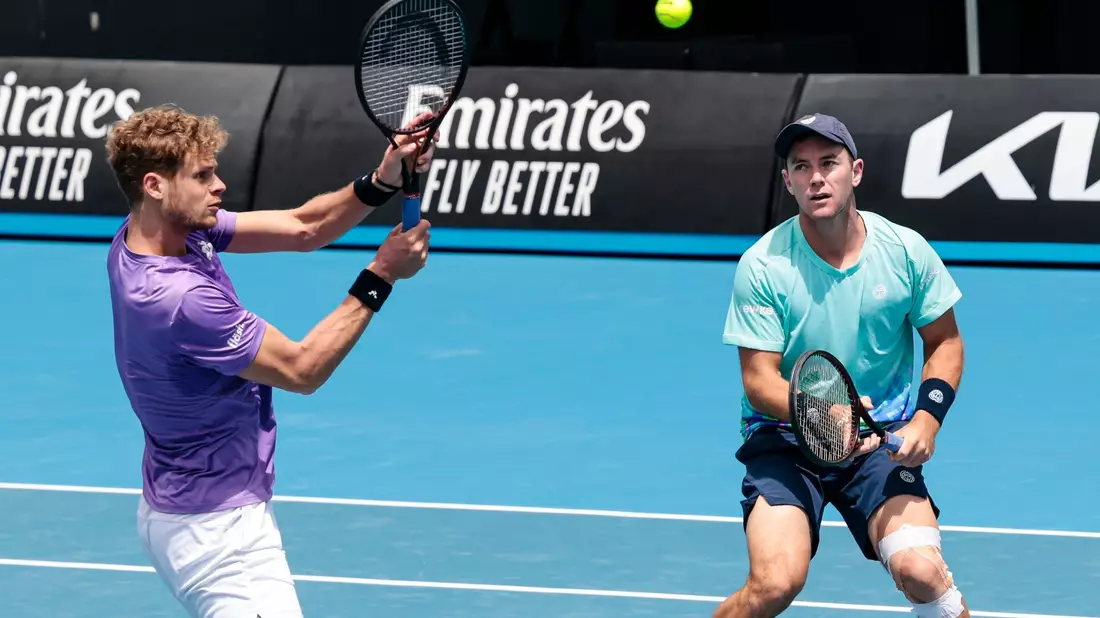 Yannick Hanfmann (l) und Dominik Koepfer (r) haben bei den Australian Open überraschend das Viertelfinale erreicht. - Bild: Frank Molter/dpa
