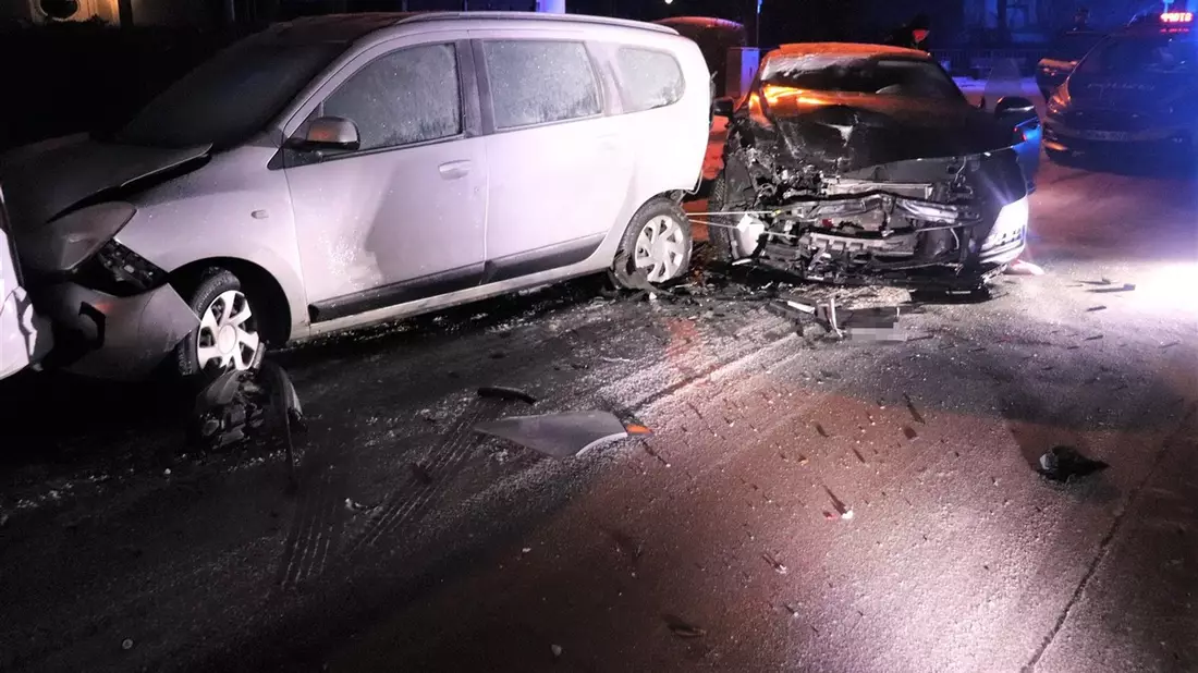 POL-ME: Alkoholisierter Autofahrer flüchtet vor Polizei und verursacht Unfall - Langenfeld - 02401078 - Bild: presseportal.de