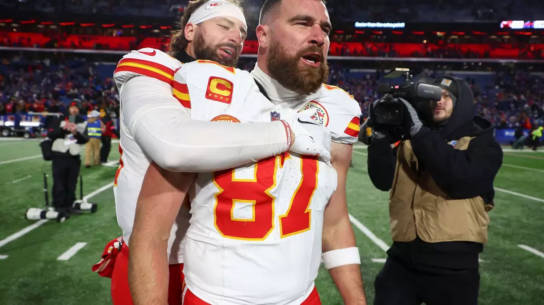 Travis Kelce und die Kansas City Chiefs stehen nach einem Sieg gegen die Buffalo Bills kurz vor einer Rückkehr in den Super Bowl. - Bild: Jeffrey T. Barnes/AP/dpa