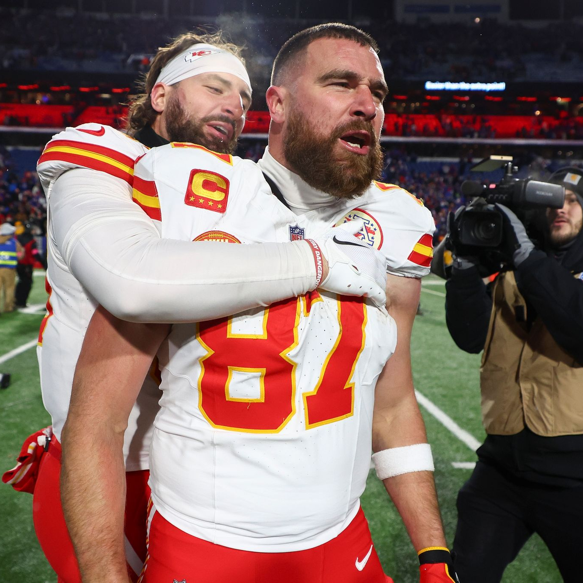 Travis Kelce und die Kansas City Chiefs stehen nach einem Sieg gegen die Buffalo Bills kurz vor einer Rückkehr in den Super Bowl. - Foto: Jeffrey T. Barnes/AP/dpa