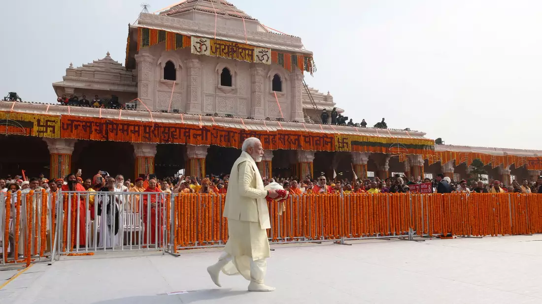Der indische Premierminister Narendra Modi während der Eröffnung des Tempels in Ayodhya. - Bild: Press Information Bureau/dpa