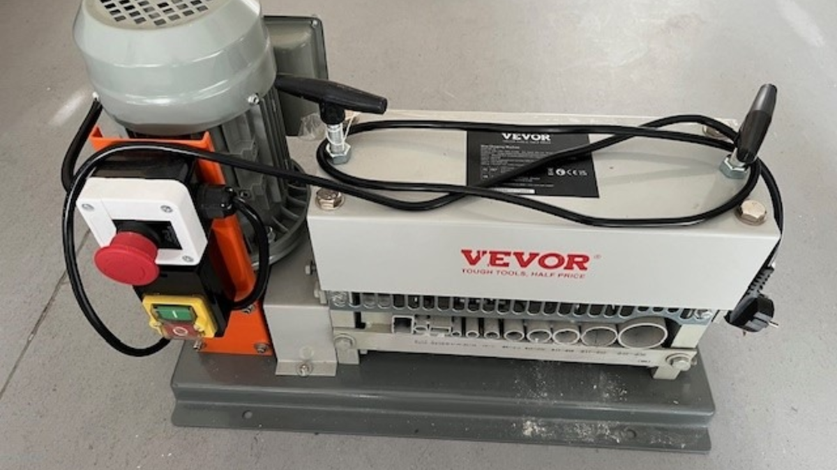 POL-WHV: Sicherstellung einer Kabel-Abisoliermaschine, bei der es sich um Diebesgut handeln könnte - Hinweise an die Polizei in Wilhelmshaven - Foto: presseportal.de