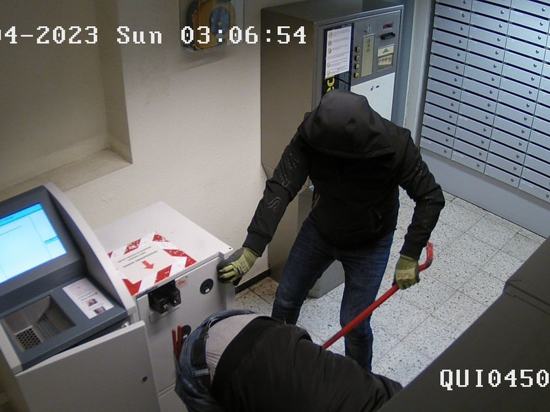 POL-SE: Quickborn - Einbrüche in Verkehrsbetriebe - Öffentlichkeitsfahndung - Polizei sucht Zeugen - Foto: presseportal.de