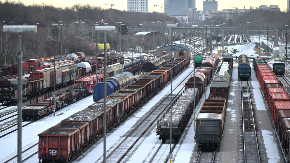 Der Streik stört laut DB Cargo die Industrie-Lieferketten nachhaltig. - Foto: Peter Kneffel/dpa