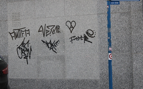 POL-SI: Mehrere Sachbeschädigungen durch Graffiti im Umfeld der Siegener Oberstadt - #polsiwi - Foto: presseportal.de