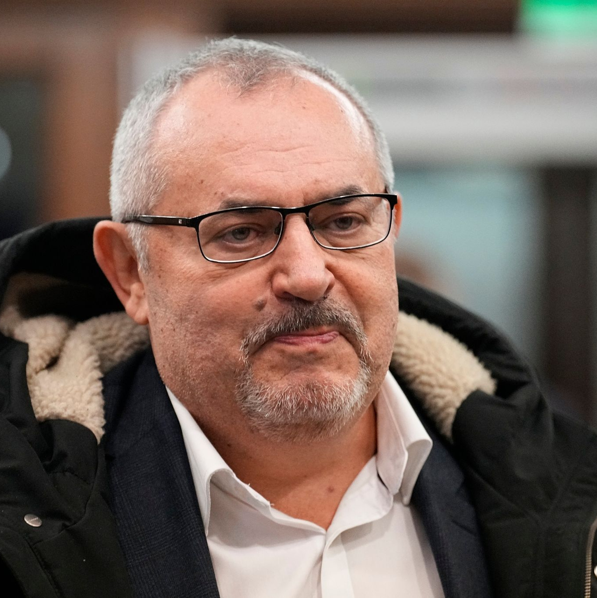 Der Oppositionspolitiker Boris Nadeschdin will Putin heruafordern. - Foto: Alexander Zemlianichenko/AP/dpa