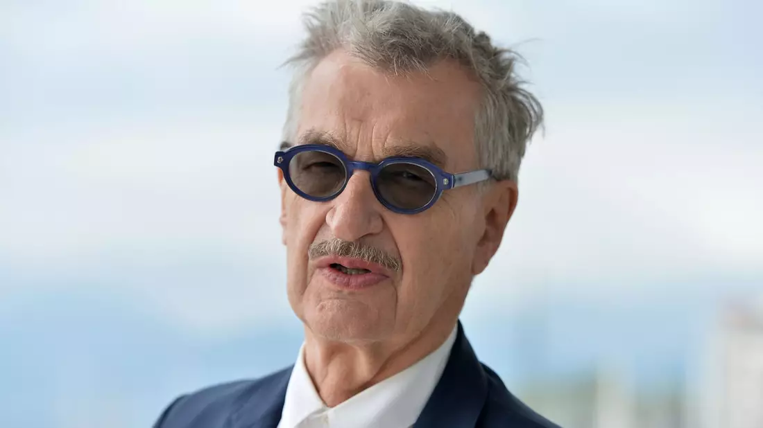 Wim Wenders, deutscher Regisseur, vor der Premiere seines Wettbewerbsfilmes «Perfect Days». Wenders ist in der Sparte bester internationaler Film für einen Oscar nominiert. - Bild: Stefanie Rex/dpa