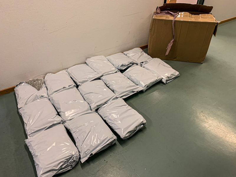 POL-GI: Fernwald/ B457: Größerer Drogenfund bei Verkehrsunfall - Foto: presseportal.de