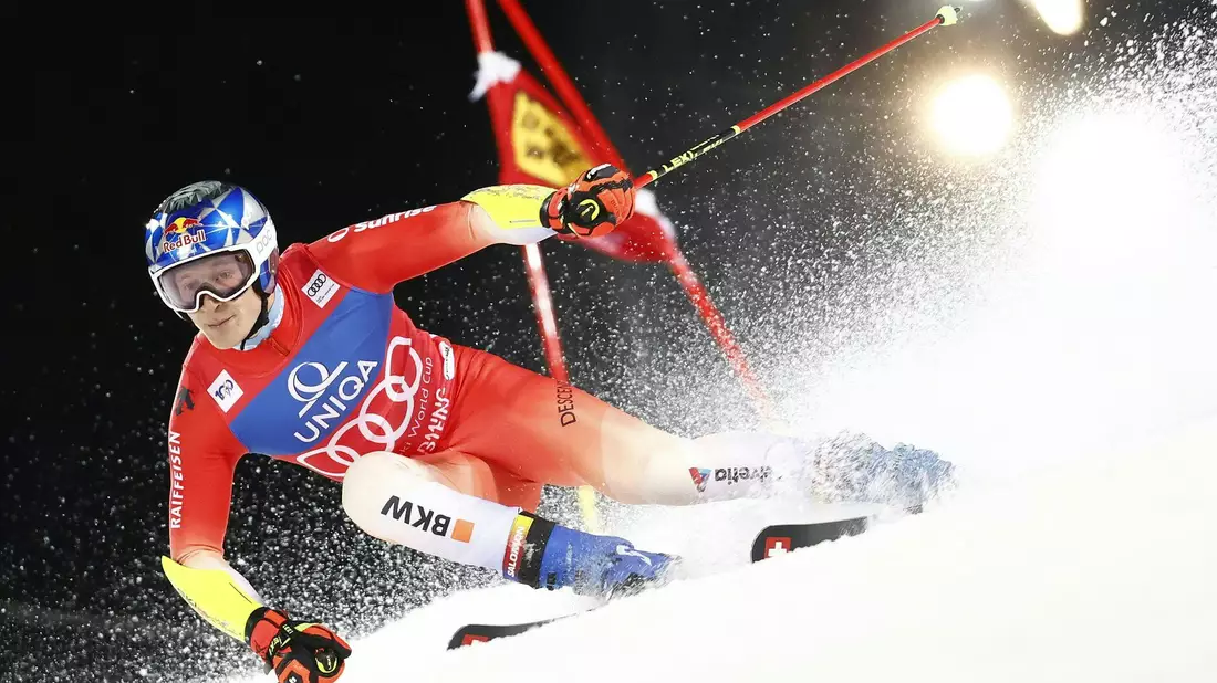 Sieger beim Nachtevent in Schladming: Der Schweizer Marco Odermatt. - Bild: Erwin Scheriau/APA/dpa