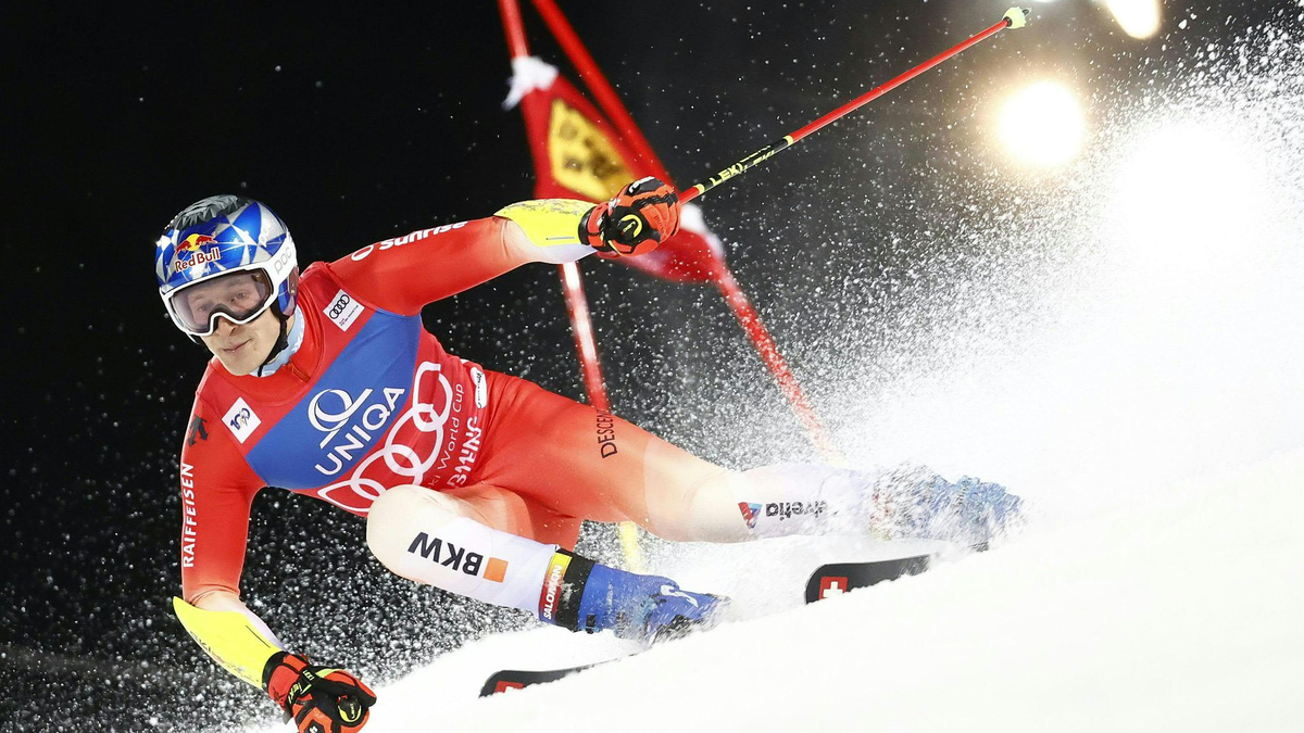 Sieger beim Nachtevent in Schladming: Der Schweizer Marco Odermatt. - Foto: Erwin Scheriau/APA/dpa
