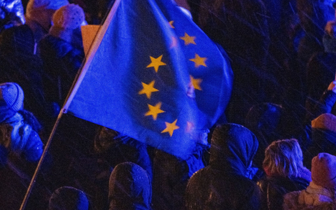Kampf gegen Menschenhandel soll effektiver werden: Vertreter der EU-Mitgliedstaaten und des Europaparlaments haben sich darauf verständigt, eine bereits existierende Richtlinie zur Strafverfolgung umfassend zu ergänzen (Archivbild). - Foto: Stefan Sauer/dpa