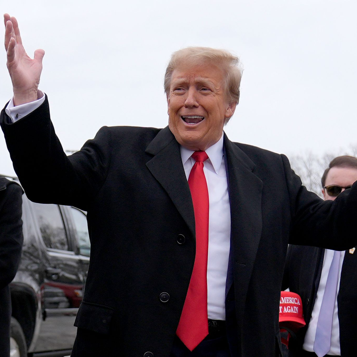 Dass Trump nun auch in New Hampshire siegt, zeigt einmal mehr, wie eisern die Parteibasis hinter dem 77-Jährigen steht. - Foto: Matt Rourke/AP/dpa