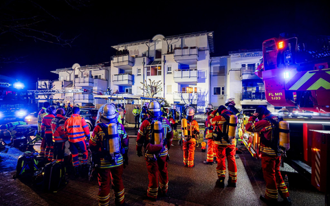 Bei einem Feuer in einem Mehrfamilienhaus in Baden-Württemberg sind drei Menschen ums Leben gekommen. - Foto: Karsten Schmalz/KS-Images.de/dpa