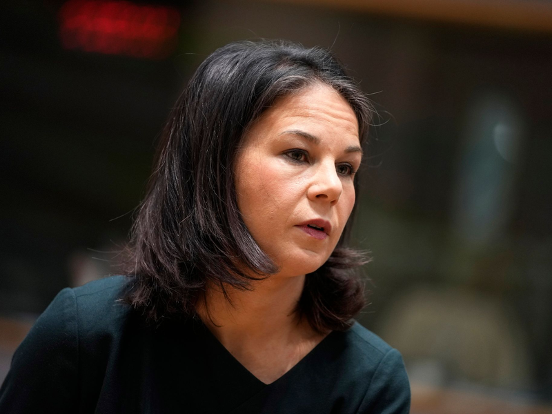 «Wir müssen den Druck auf beide Seiten erhöhen»: Bundesaußenministerin Annalena Baerbock. - Foto: Virginia Mayo/AP/dpa