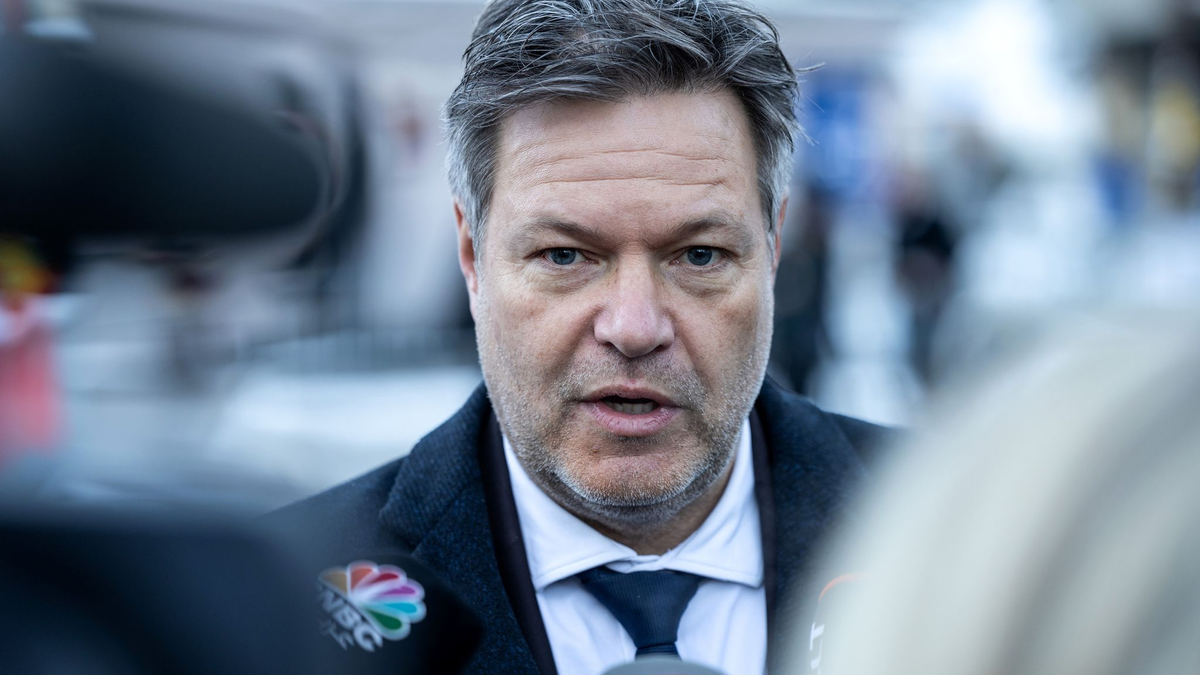 «Deutschland ist mehr als die Regierung»: Bundeswirtschaftsminister Robert Habeck. - Foto: Hannes P. Albert/dpa