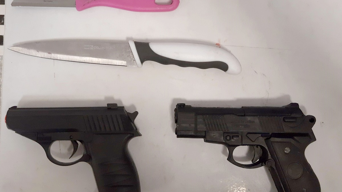 BPOLI L: Plötzlich zog die Ladendiebin eine Pistole - Foto: presseportal.de