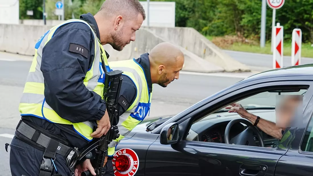 Bundespolizeidirektion München: Ein Auto voller Haftbefehle - Bild: presseportal.de