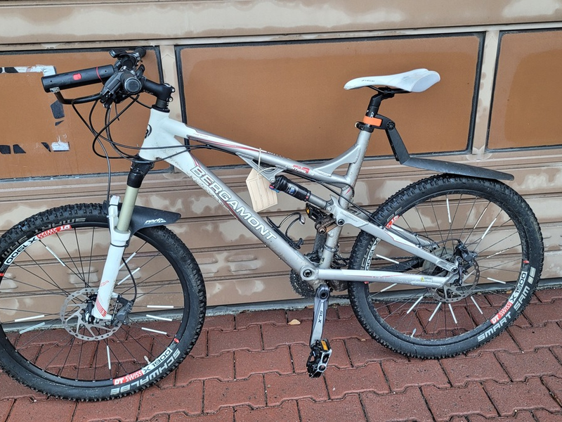 POL-WE: Wem gehört das Fahrrad? + Dieb gefilmt + Portmonee aus Auto entwendet + Haus durchsucht + Auto nach Unfall zurückgelassen + Werkzeug geklaut + Citroen beschädigt - Foto: presseportal.de