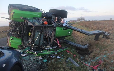 POL-DN: Traktor umgekippt: Ein Leichtverletzter und über 150.000 Euro Sachschaden - Foto: presseportal.de