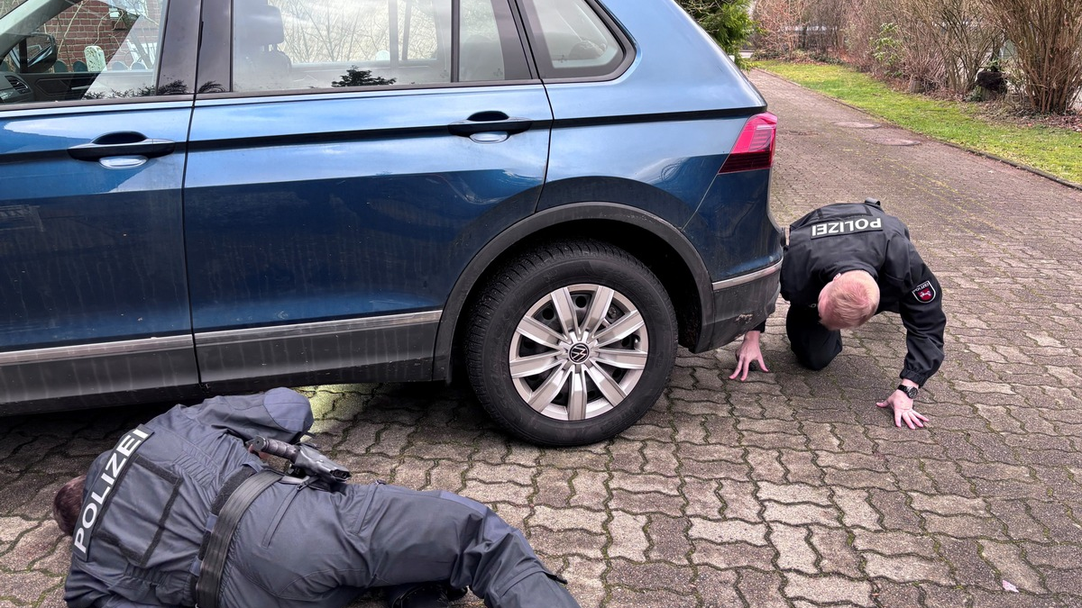 POL-WL: Nach Verkehrsunfallflucht und gefährlicher Körperverletzung am 14.01.2024: Ermittlungen zum verursachenden Fahrzeug gehen weiter. - Foto: presseportal.de