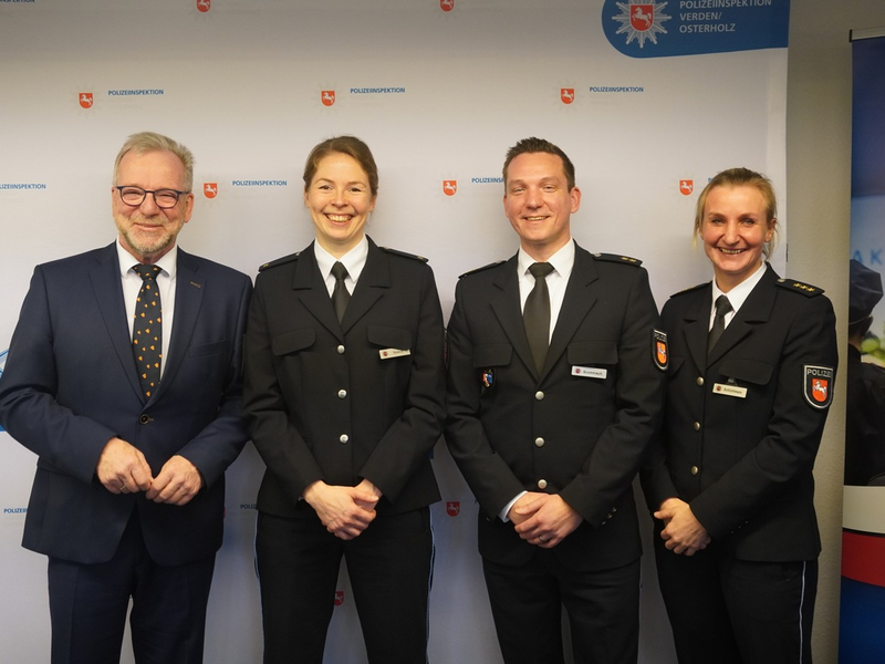 POL-OLD: Führungswechsel beim Polizeikommissariat Achim / Polizeipräsident Johann Kühme überträgt die Leitung an Polizeirätin Antje Golenia / Dank an Vorgänger Simon Grommisch - Foto: presseportal.de