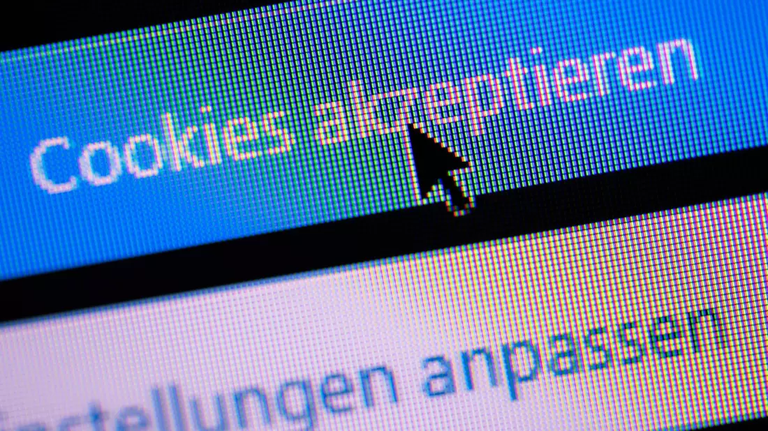 Cookies sind kleine Dateien, die ein Browser auf dem Onlinegerät eines Nutzers speichert. - Bild: Lino Mirgeler/dpa