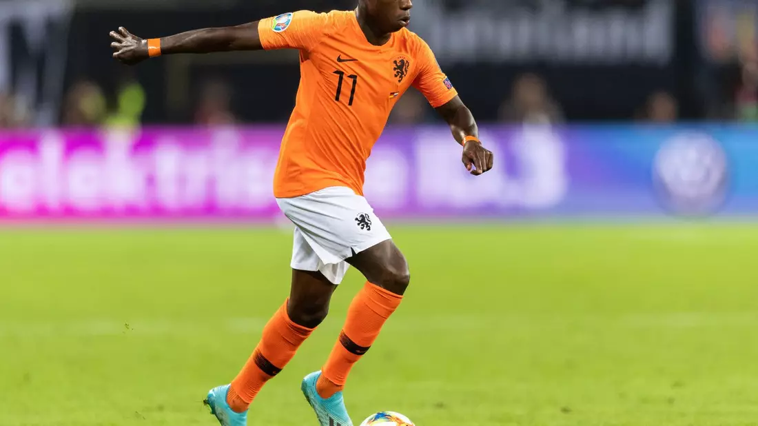 Der niederländische Fußball-Profi Quincy Promes soll nach Ansicht der Strafverfolgungsbehörde eine Schlüsselrolle bei einem Kokain-Schmuggel gespielt haben. - Bild: Robert Michael/dpa-Zentralbild/dpa