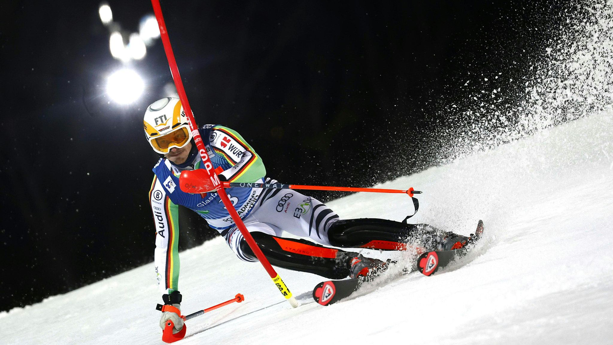 Linus Straßer ist der erste Deutsche, der nacheinander die beiden Torläufe in Kitzbühel und Schladming gewonnen hat. - Foto: Erwin Scheriau/APA/dpa