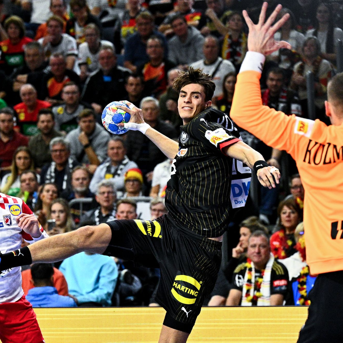 Die deutschen Schützen scheiterten immer wieder an Kroatiens Torwart Dominik Kuzmanovic. - Foto: Tom Weller/dpa