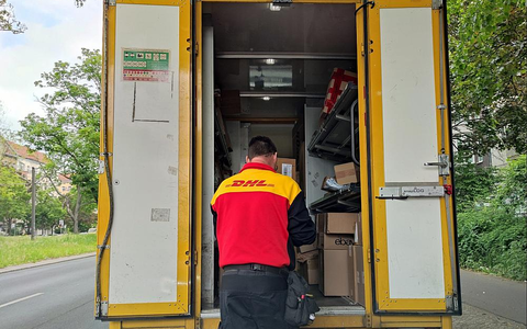 DHL-Paketfahrer (Archiv) - Foto: über dts Nachrichtenagentur