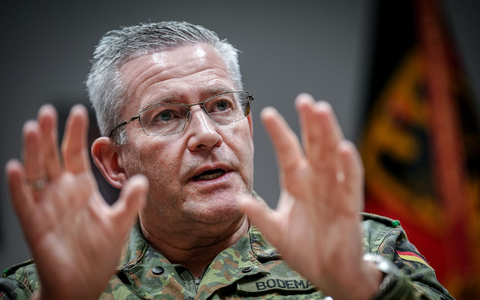 Wie wird im Verteidigungsfall vorgegangen? Um diese Frage zu klären, wird laut Generalleutnant André Bodemann ein neuer Operationsplan Deutschland (OPLAN) erstellt. - Foto: Kay Nietfeld/dpa