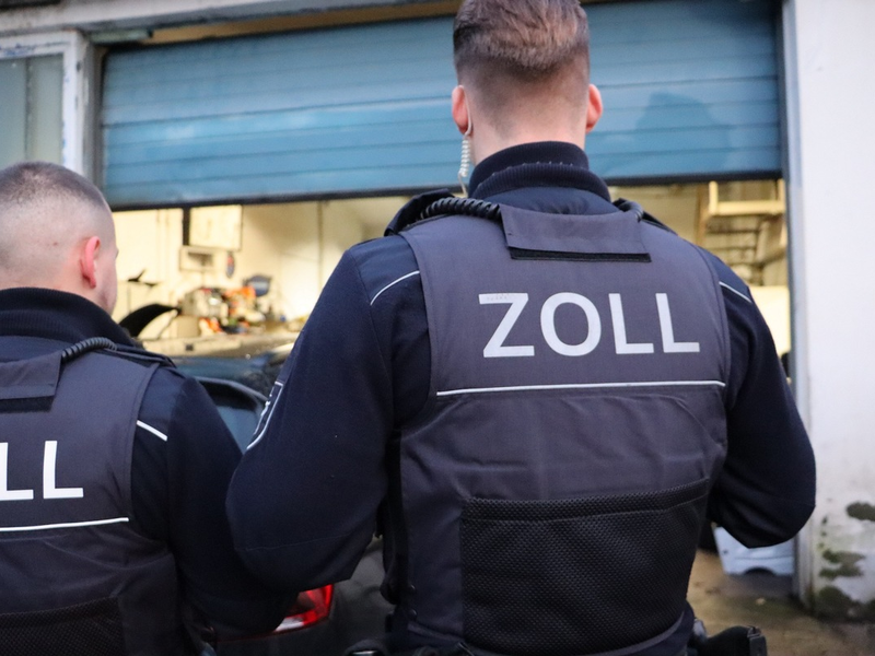 HZA-MS: Zoll-Ausbildungseinsatz offenbart diverse Straftaten / Dokumentenfälschung, Flucht und illegaler Aufenthalt - Zoll Münster leitet mehrere Strafverfahren im Kreis Borken ein - Foto: presseportal.de