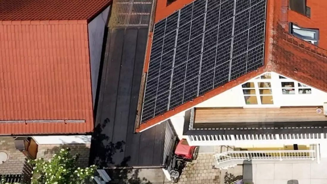 Liefergarantie bei ADAC Solar: Solaranlage jetzt planen und im Sommer umweltfreundlich Strom produzieren - Bild: presseportal.de