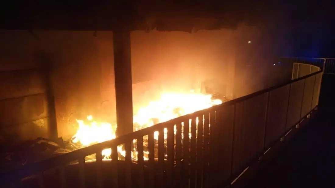 POL-PDPS: Brand an der Schulturnhalle der IGS - Bild: presseportal.de
