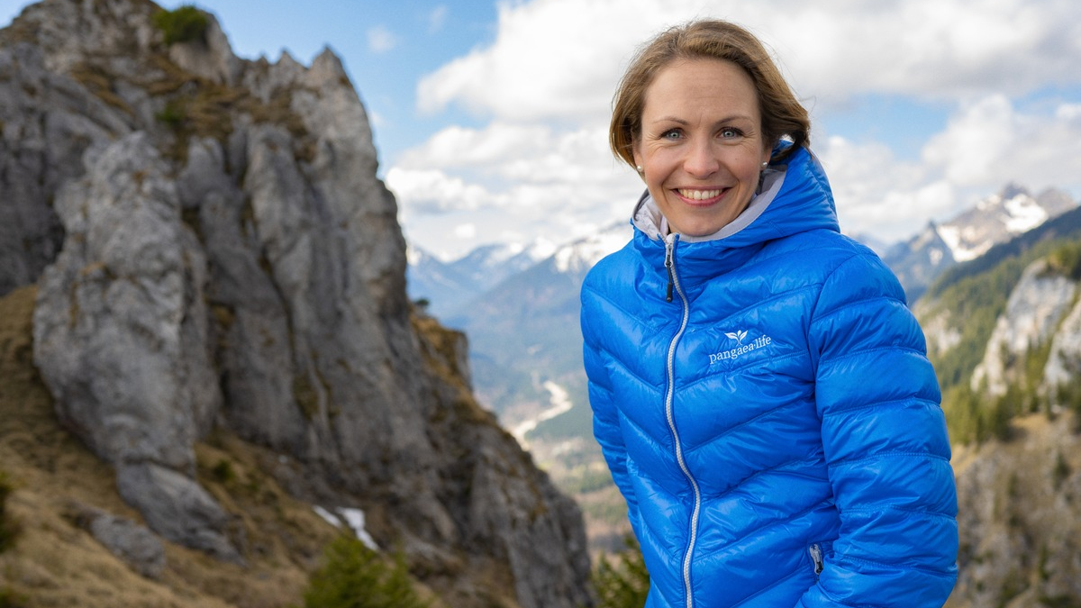 Magdalena Neuner verlängert Partnerschaft mit Pangaea Life und legt ihr Honorar in den Fonds an - Foto: presseportal.de