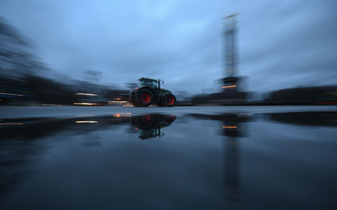 Die Bauernproteste gehen weiter. - Foto: Sebastian Christoph Gollnow/dpa