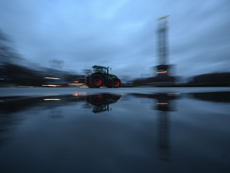 Die Bauernproteste gehen weiter. - Foto: Sebastian Christoph Gollnow/dpa