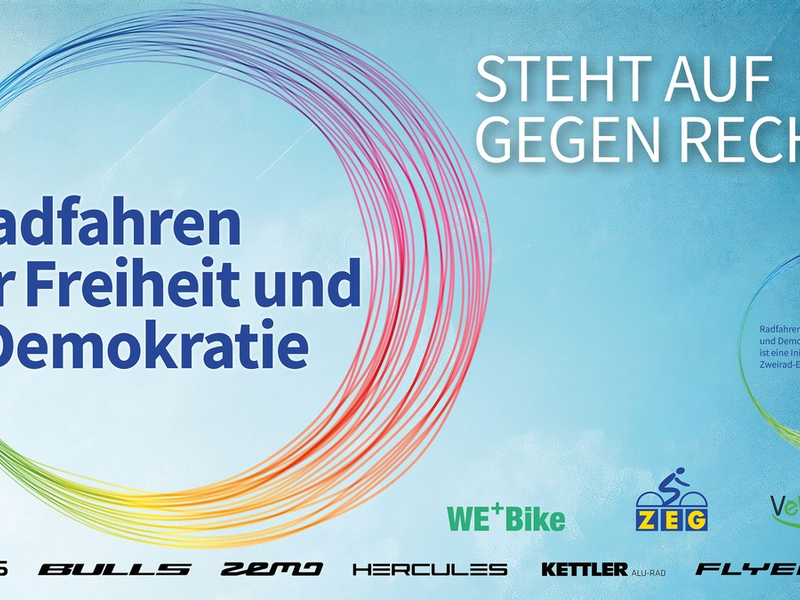 STEHT AUF GEGEN RECHTS! / Radfahren für Freiheit und Demokratie - Foto: presseportal.de