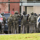 Einsatzkräfte entdeckten den mutmaßlichen Täter schwer verletzt. - Foto: Sascha Ditscher/dpa