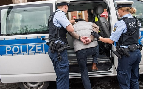 BPOL NRW: Neben den persönlichen Rechten gibt es auch bürgerliche Pflichten! - Foto: presseportal.de