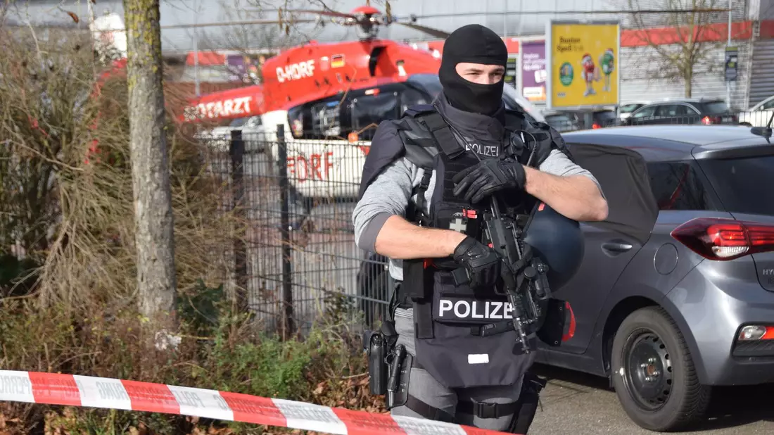 Spezialeinsatzkraft der Polizei. - Bild: René Priebe/dpa