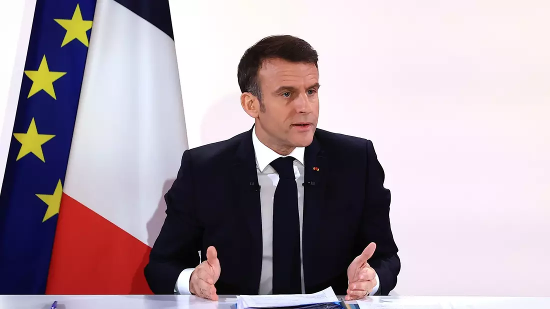 Frankreichs Präsident Emmanuel Macron plant ein neues Einwanderungsgesetz. - Bild: Aurelien Morissard/AP
