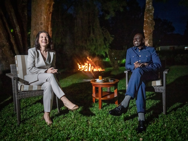 Außenministerin Annalena Baerbock wurde von Kenias Präsident William Ruto in einem seiner Landsitze empfangen. - Foto: Michael Kappeler/dpa