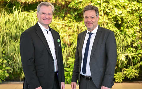 Vizekanzler Robert Habeck gemeinsam mit rheinland-pfälzischen Spitzenpolitikerinnen zu Besuch bei Werner & Mertz - Foto: presseportal.de