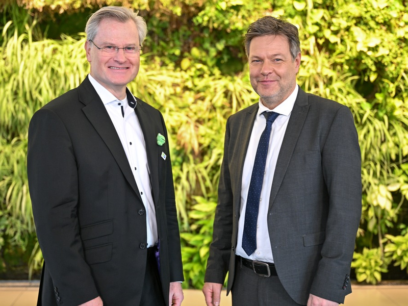 Vizekanzler Robert Habeck gemeinsam mit rheinland-pfälzischen Spitzenpolitikerinnen zu Besuch bei Werner & Mertz - Foto: presseportal.de